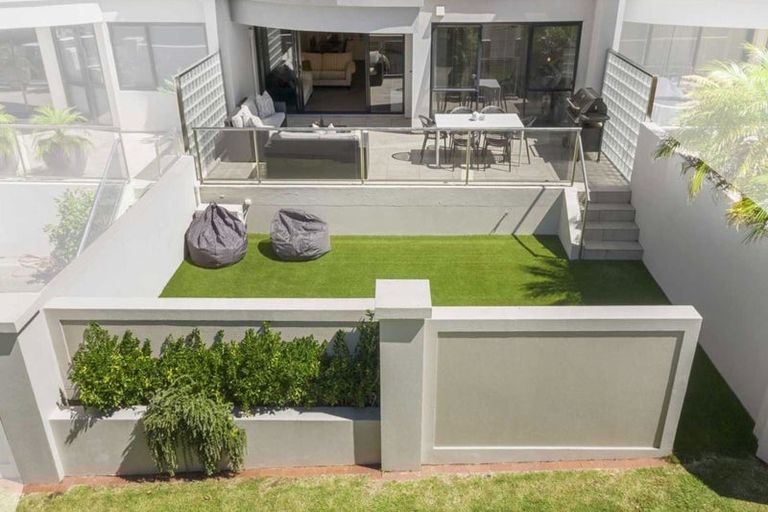 Photo of property in 175h Hurstmere Road, Takapuna, Auckland, 0622