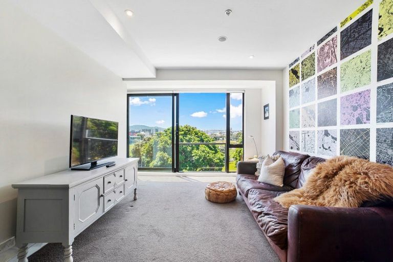Photo of property in Nouvo Apartments, 4a/21 Rugby Street, Mount Cook, Wellington, 6021