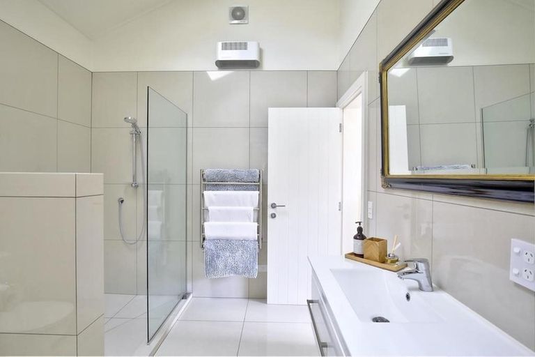 Photo of property in 27 Arrowtn-lke Hayes Road, Lake Hayes, Queenstown, 9371