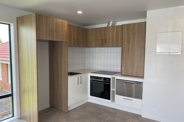 Photo of property in 4/43 Yeovil Road, Te Atatu Peninsula, Auckland, 0610