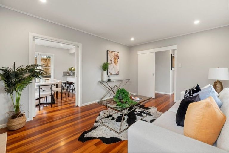 Photo of property in 37 Cardiff Road, Pakuranga, Auckland, 2010