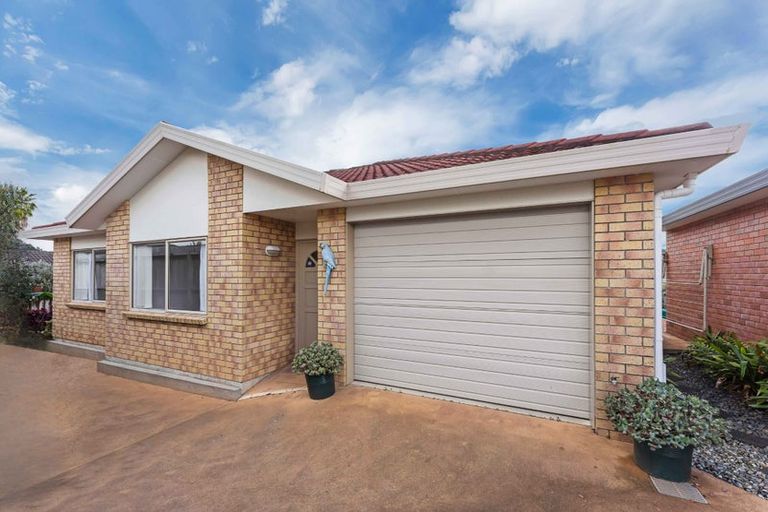 Photo of property in 11/169 Sturges Road, Henderson, Auckland, 0612