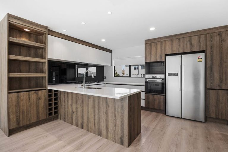 Photo of property in 20 Meritage Lane, Te Atatu South, Auckland, 0610