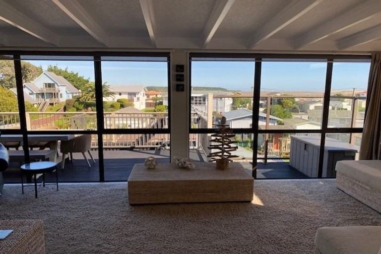 Photo of property in 8 Roore Street, Foxton Beach, Foxton, 4815