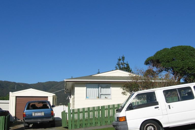 Photo of property in 25 Clapham Grove, Stokes Valley, Lower Hutt, 5019