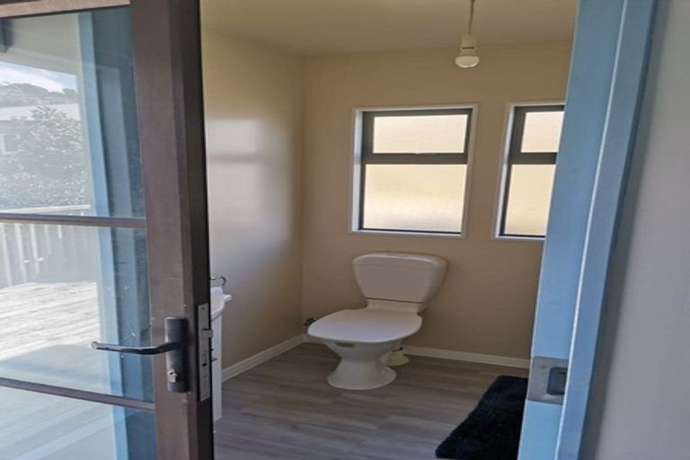 Photo of property in 536 Broadway, Strathmore Park, Wellington, 6022