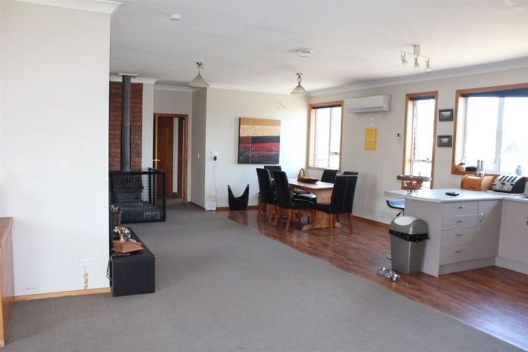 Photo of property in 18 Johnson Street, Milton, 9220