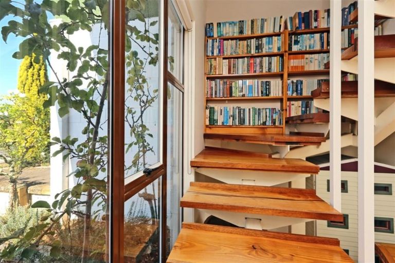 Photo of property in 2/140 Te Mata Road, Havelock North, 4130