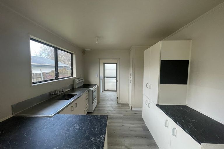 Photo of property in 2/12 Trimdon Street, Randwick Park, Auckland, 2105