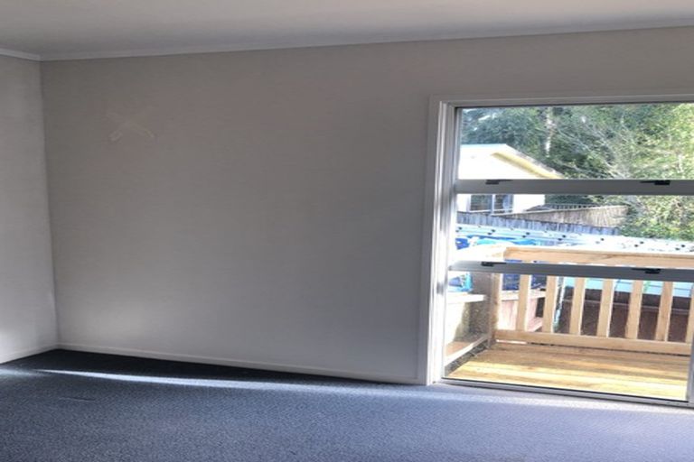 Photo of property in 2/25 Edgware Road, West Harbour, Auckland, 0618