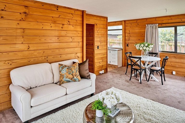 Photo of property in 27a Mana Esplanade, Paremata, Porirua, 5026