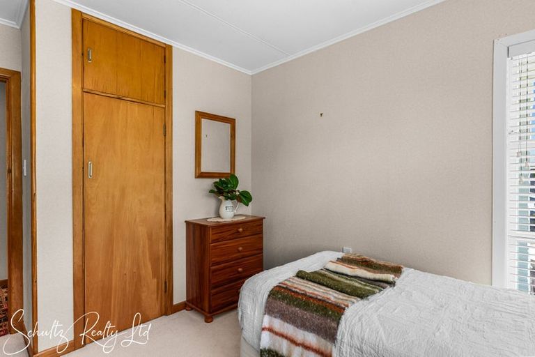 Photo of property in 25 Whaka Street, Maungaturoto, 0520