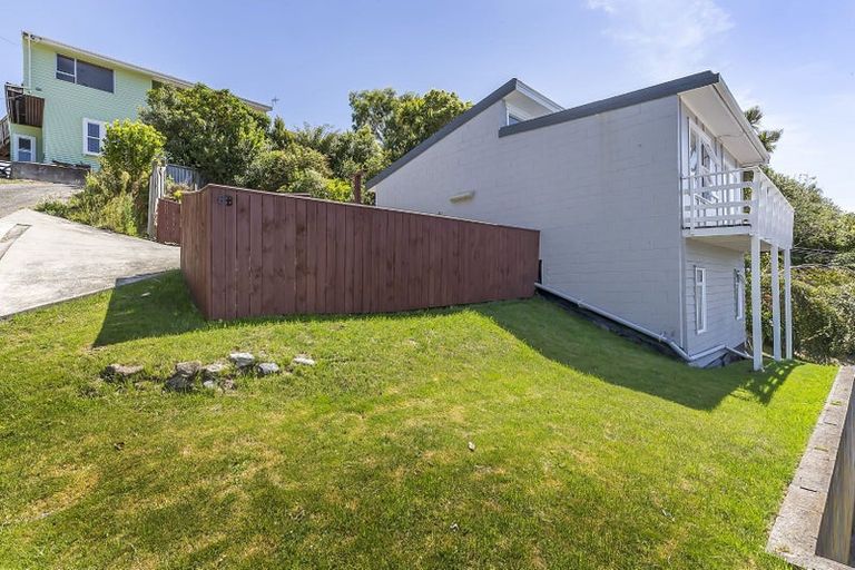 Photo of property in 6b Rewa Terrace, Tawa, Wellington, 5028