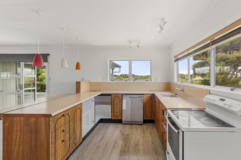 Photo of property in 3 Lorenzen Bay Road, Raglan, 3225