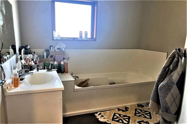 Photo of property in 50 Walton Road, Paraparaumu Beach, Paraparaumu, 5032