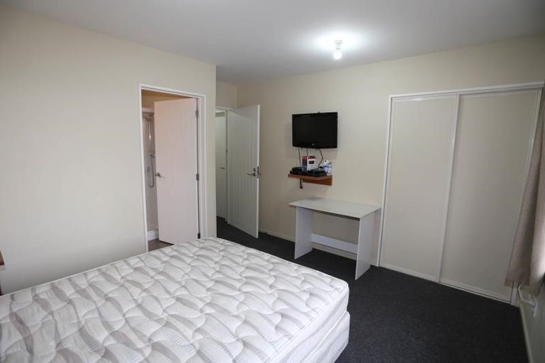 Photo of property in 72 Peer Street, Upper Riccarton, Christchurch, 8041