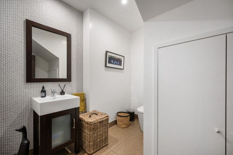 Photo of property in 8b Minaret Ridge, Wanaka, 9305