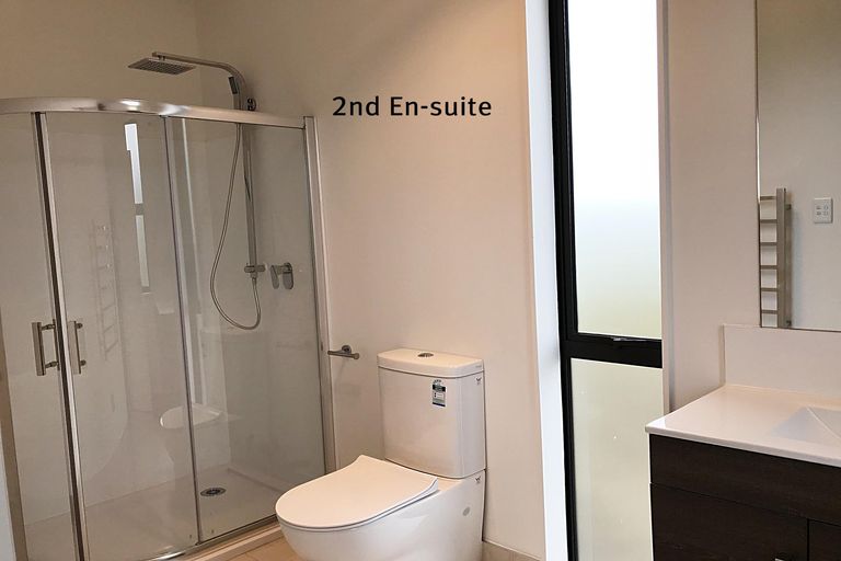 Photo of property in 13 Mclachlan Way, Pokeno, 2471