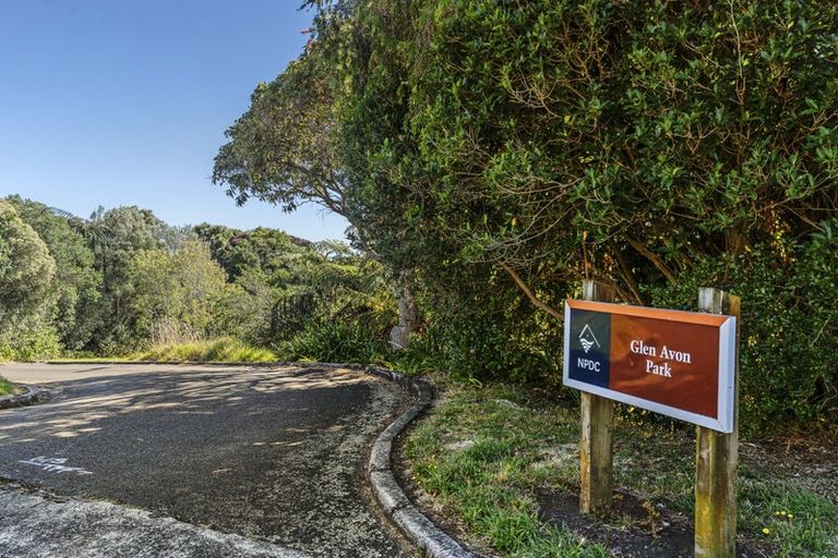 Photo of property in 20 Alberta Road, Glen Avon, New Plymouth, 4312