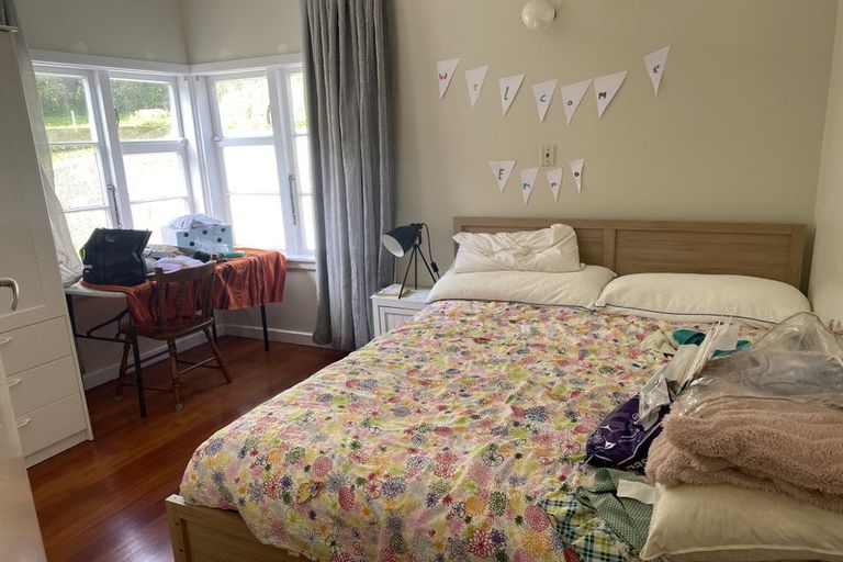 Photo of property in 6 David Crescent, Karori, Wellington, 6012