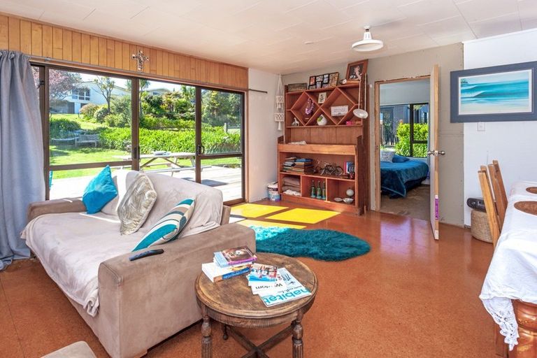 Photo of property in 194 Paku Drive, Tairua, 3508