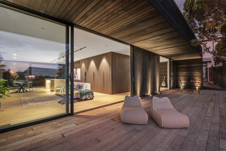 Photo of property in 28 Pacific Parade, Surfdale, Waiheke Island, 1081