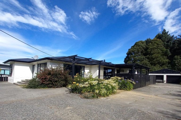 Photo of property in 61 Half Mile Road, Tuatapere, 9620