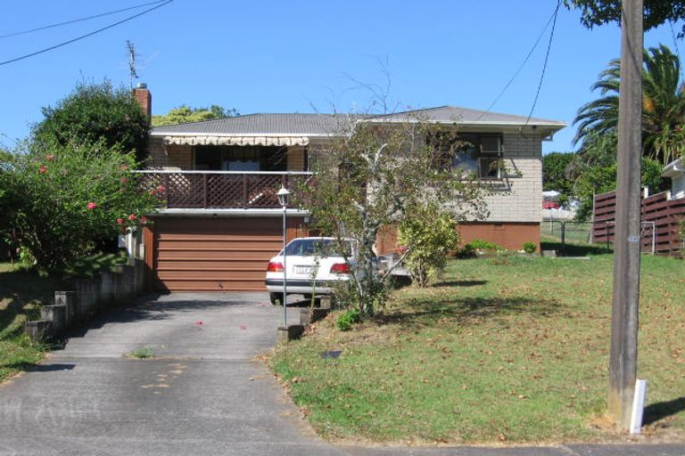 Photo of property in 4 Springside Place, New Lynn, Auckland, 0600
