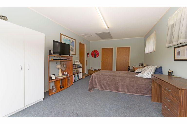 Photo of property in 1/55 Colwill Road, Massey, Auckland, 0614