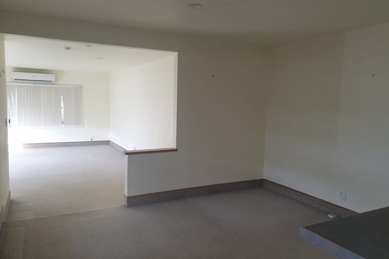 Photo of property in 8 River Road, Te Atatu Peninsula, Auckland, 0610