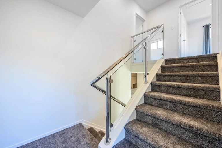 Photo of property in 50c Barbados Drive, Unsworth Heights, Auckland, 0632