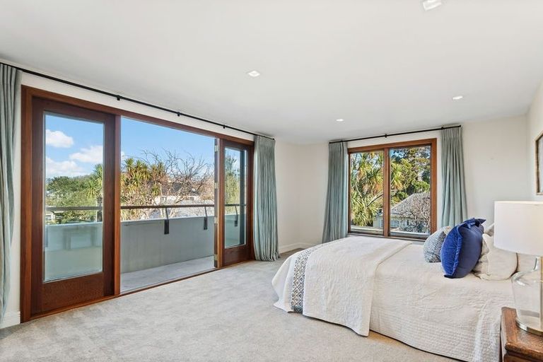 Photo of property in 118 Straven Road, Fendalton, Christchurch, 8014