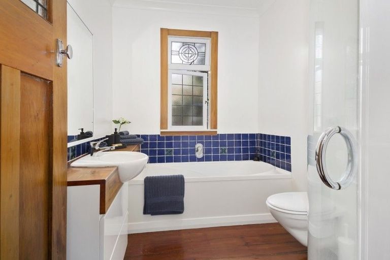 Photo of property in 27 Hardy Street, Waterloo, Lower Hutt, 5011