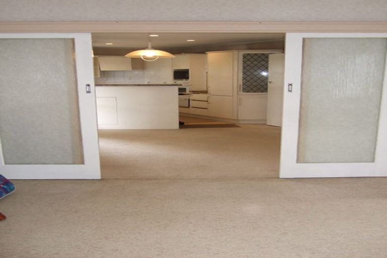 Photo of property in 125 Te Atatu Road, Te Atatu South, Auckland, 0610