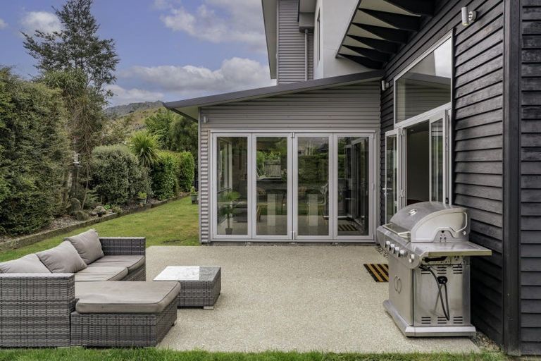 Photo of property in 3 Rere Road, Lake Hayes, Queenstown, 9304