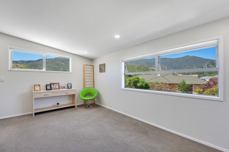 Photo of property in 15 Whitby Close, Waikawa, Picton, 7220