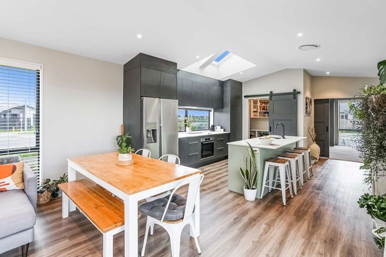 Photo of property in 18 Goldie Drive, Rangiora, 7400