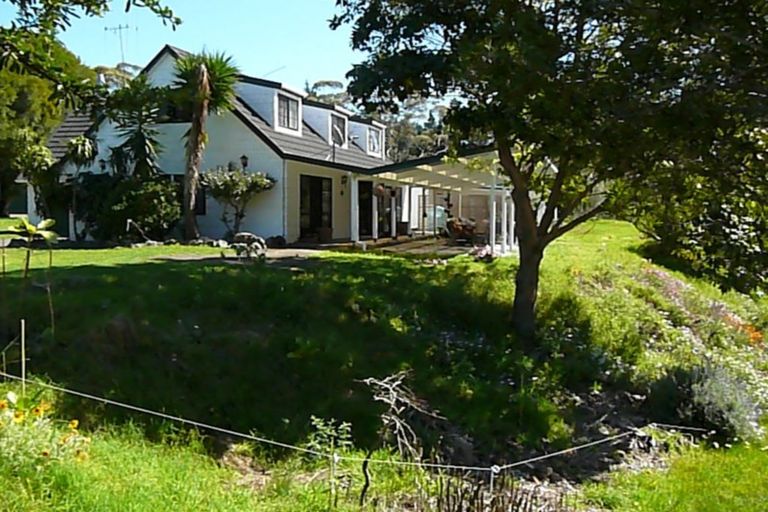 Photo of property in 12 Kaikatia Road, Pukenui, 0484