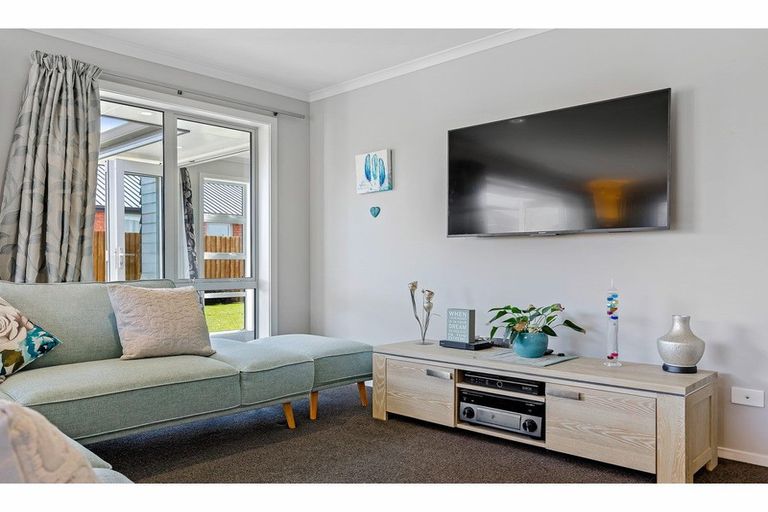 Photo of property in 77 Beaumont Drive, Rolleston, 7614