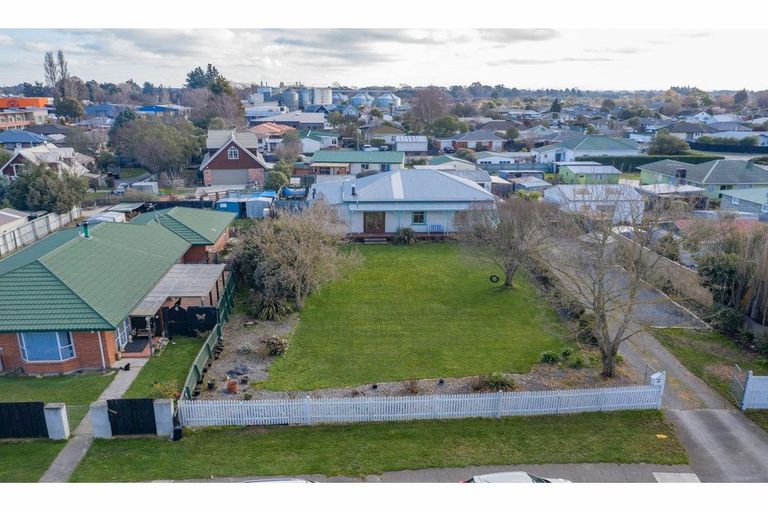 Photo of property in 53 Railway Road, Rangiora, 7400