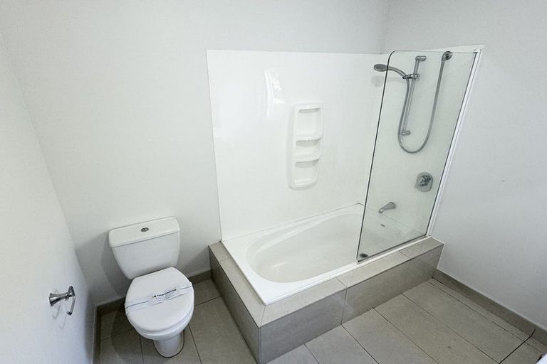 Photo of property in 79 Stanley Road, Glenfield, Auckland, 0629