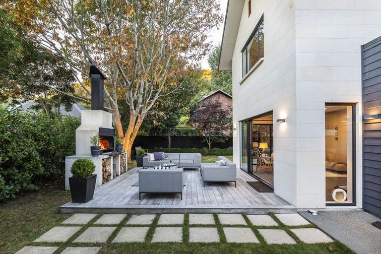 Photo of property in 2 Maurice Knowles Lane, Cashmere, Christchurch, 8022