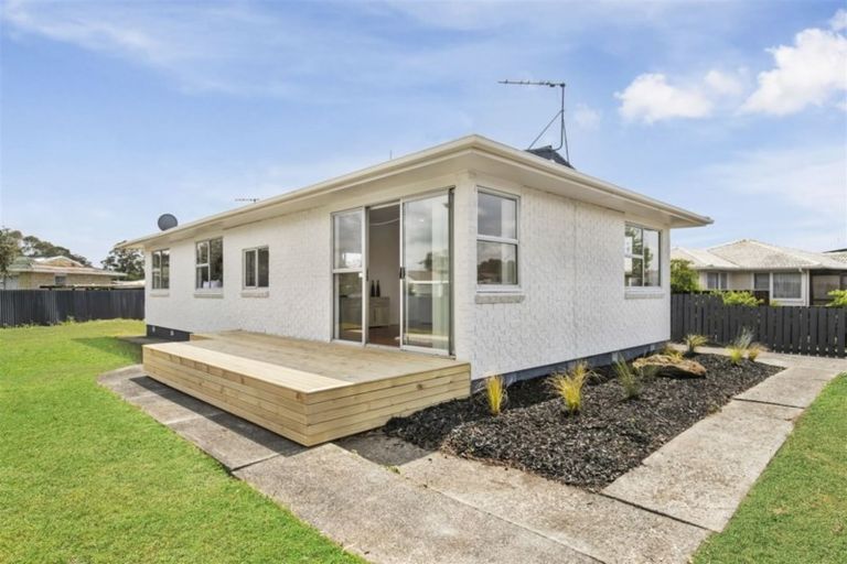 Photo of property in 18 Orly Avenue, Mangere, Auckland, 2022