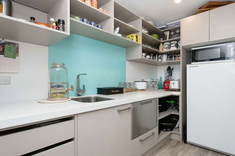 Photo of property in 48 Blue Gum Place, New Brighton, Christchurch, 8083