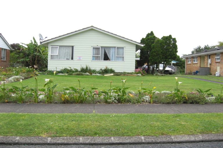 Photo of property in 13 Watchfield Close, Mangere, Auckland, 2022