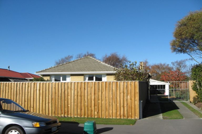 Photo of property in 15 Camelia Place, Islington, Christchurch, 8042