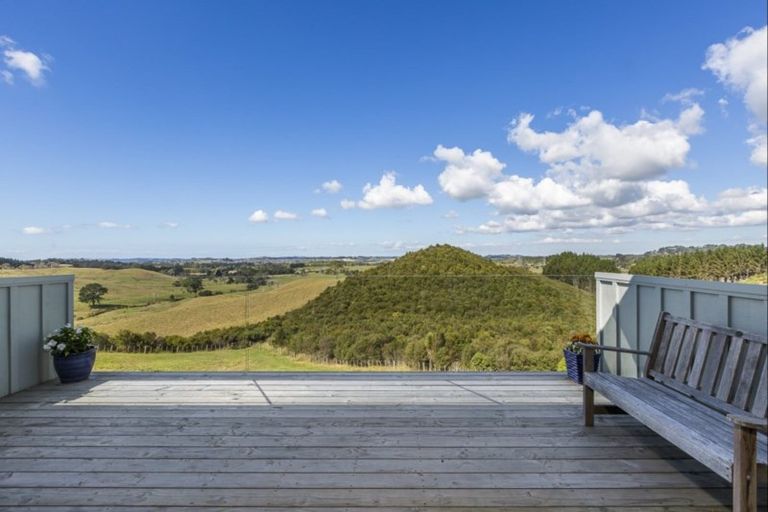 Photo of property in 186 Gervin Road, Wainui, Silverdale, 0992