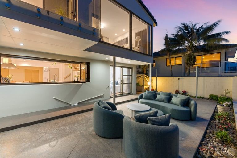 Photo of property in 2/10 Lilford Place, Half Moon Bay, Auckland, 2012