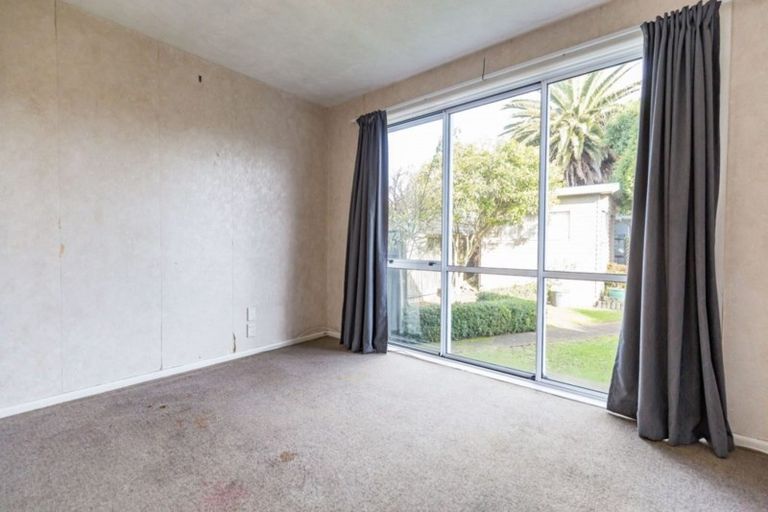 Photo of property in 43 Skerten Avenue, Hornby, Christchurch, 8042