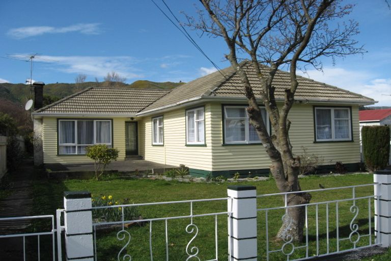Photo of property in 54 Westminster Road, Wainuiomata, Lower Hutt, 5014
